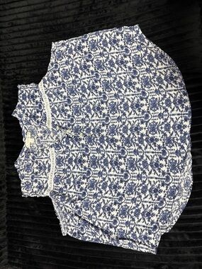 Sleeveless Blue Floral Button-Front Blouse